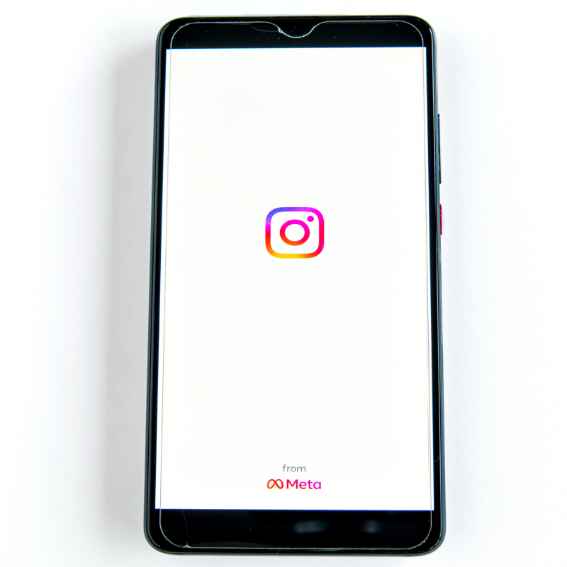 Telefon z logo Instagrama