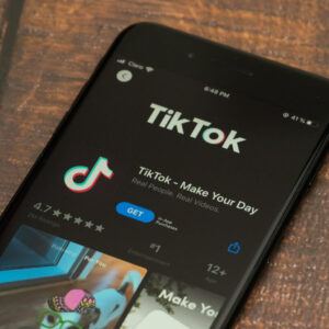 Zrzut ekranu aplikacji TikTok w sklepie Play