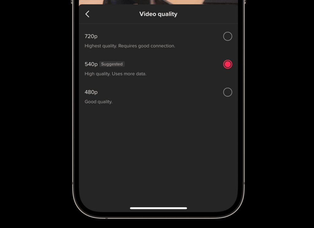 Zrzut ekranu wyboru jakości transmisji na TikToku
