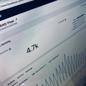 Statystyki reklamowe, widoczne na ekranie komputera