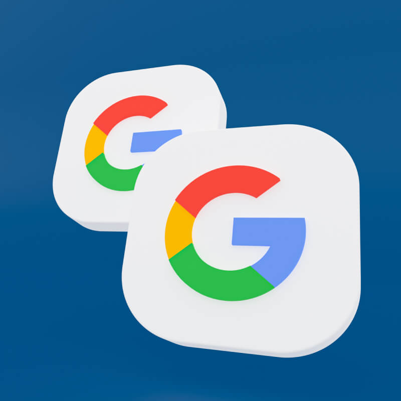 Podwójne logo Google na niebieskim tle